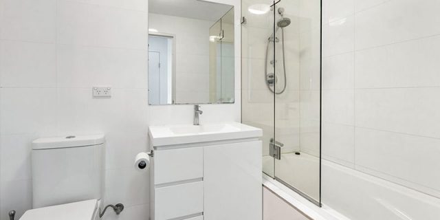 Turramurra Apartment Bathroom